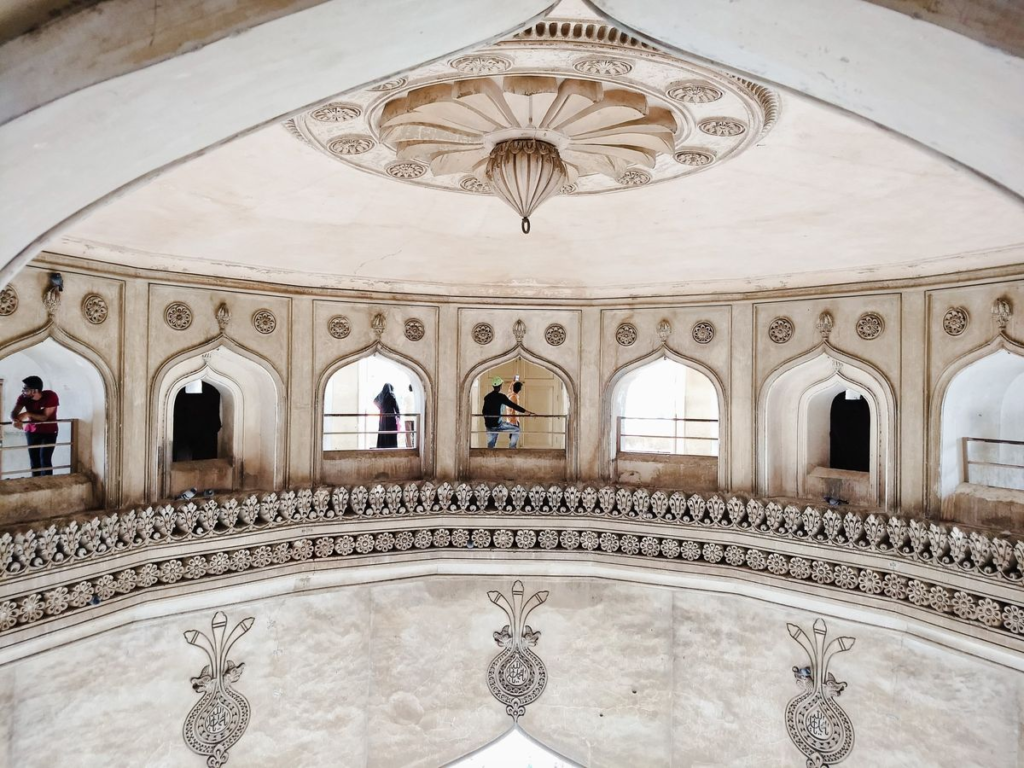 An intricately designed ceiling that captures the blend of royal elegance and architectural mastery, showcasing Hyderabad's opulent heritage.