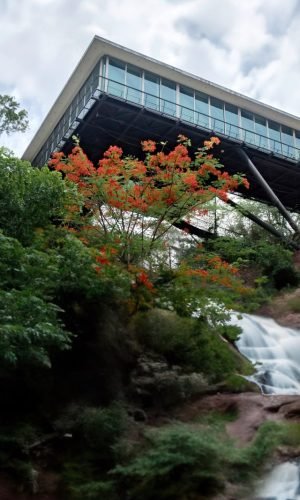 Waterfall house 01